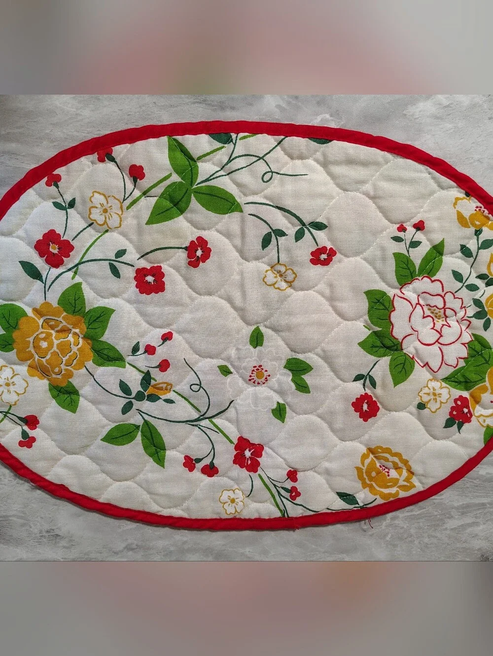4 Vintage Quilted Placemats Red & Yellow Flowers Reversible